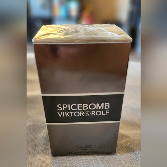 NIB-Spicebomb Viktor & Rolf E.D.T-90ML/3.04FL OZ - Picture 8 of 8